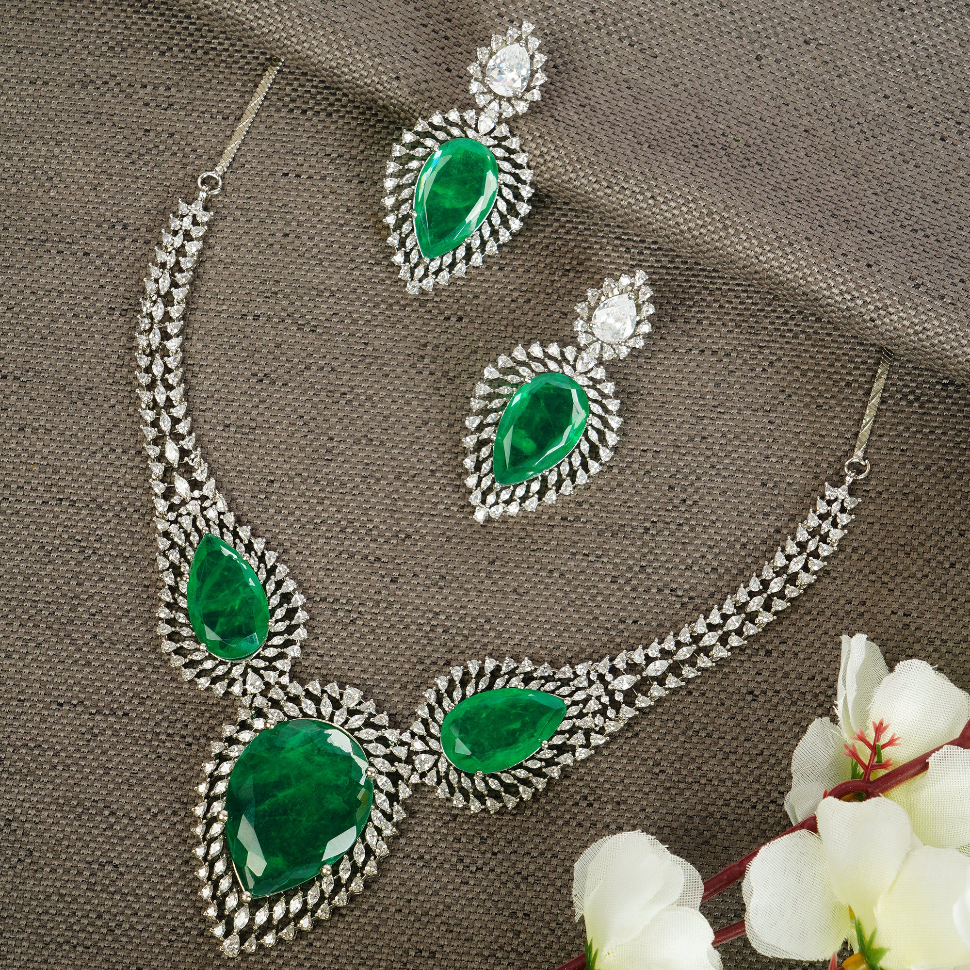 Emerald Teardrop Sparkle Necklace Set – With Matching Earrings